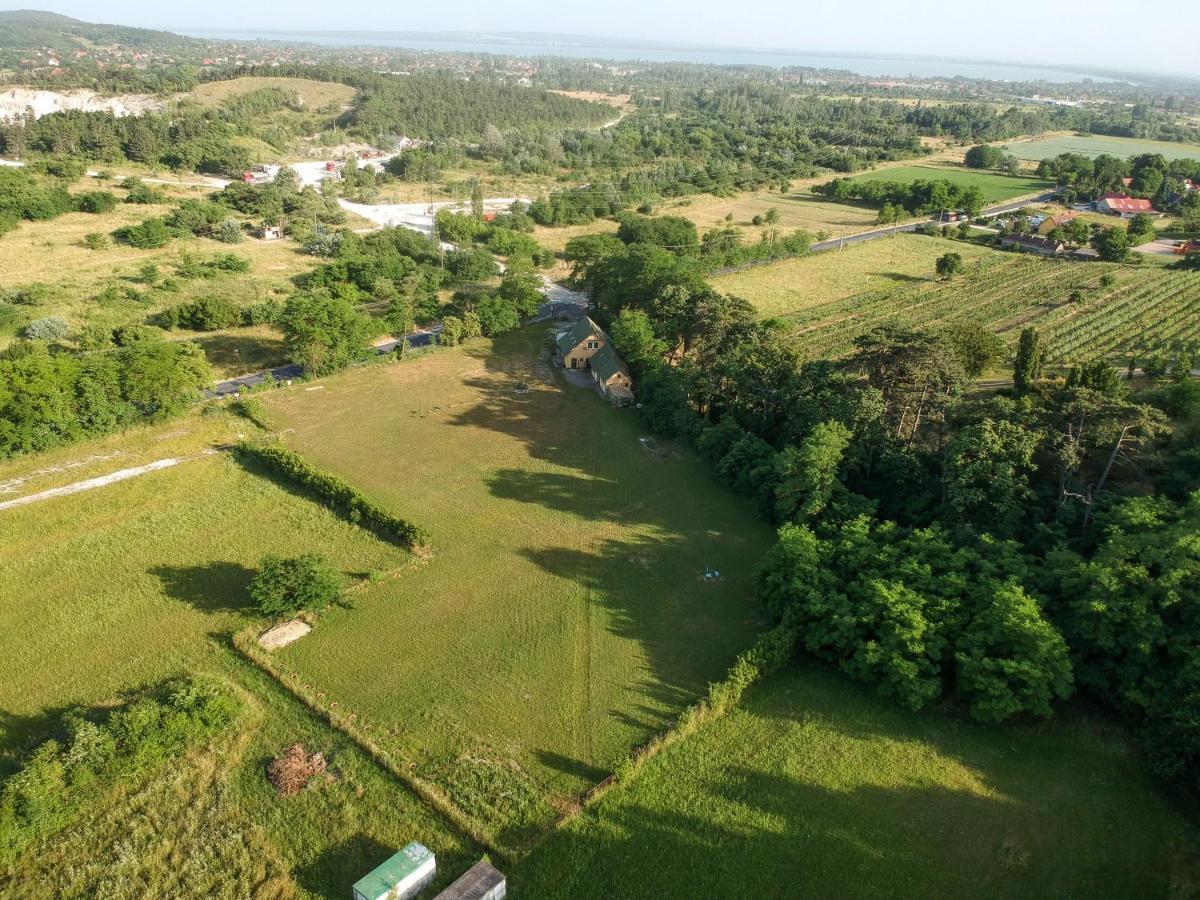 Pilikan Apartments - Park, Agroturism, Vineyard & Farm Cserszegtomaj Exterior foto